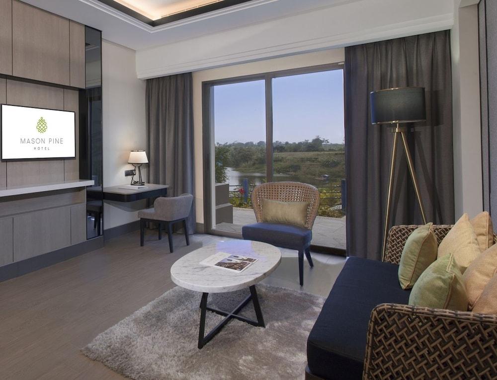 Mason Pine Hotel Bandung Padalarang Buitenkant foto