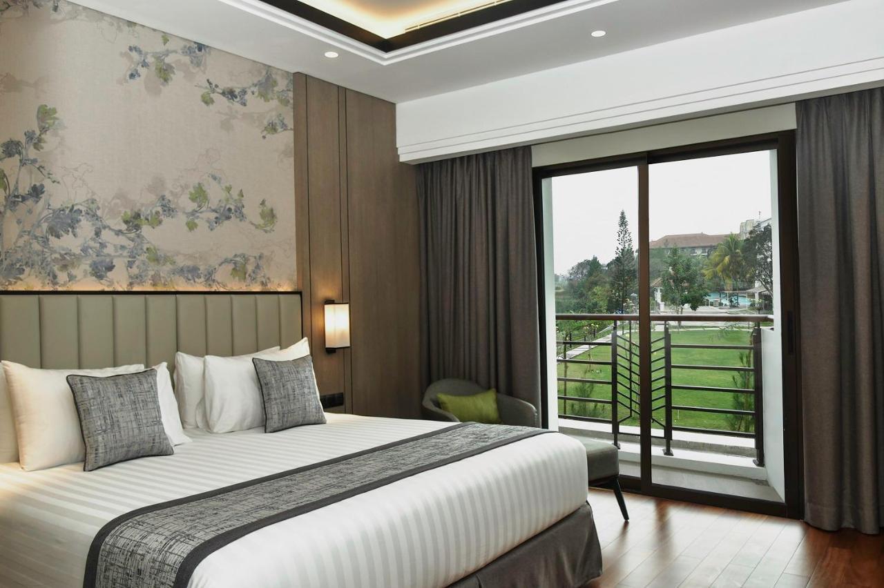 Mason Pine Hotel Bandung Padalarang Buitenkant foto